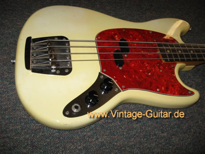 Fender Mustang Bass 1966 Olympic White 2.jpg